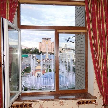 Apartment With View On Inpedendence Square Khreshchatyk Kiev Dış mekan fotoğraf