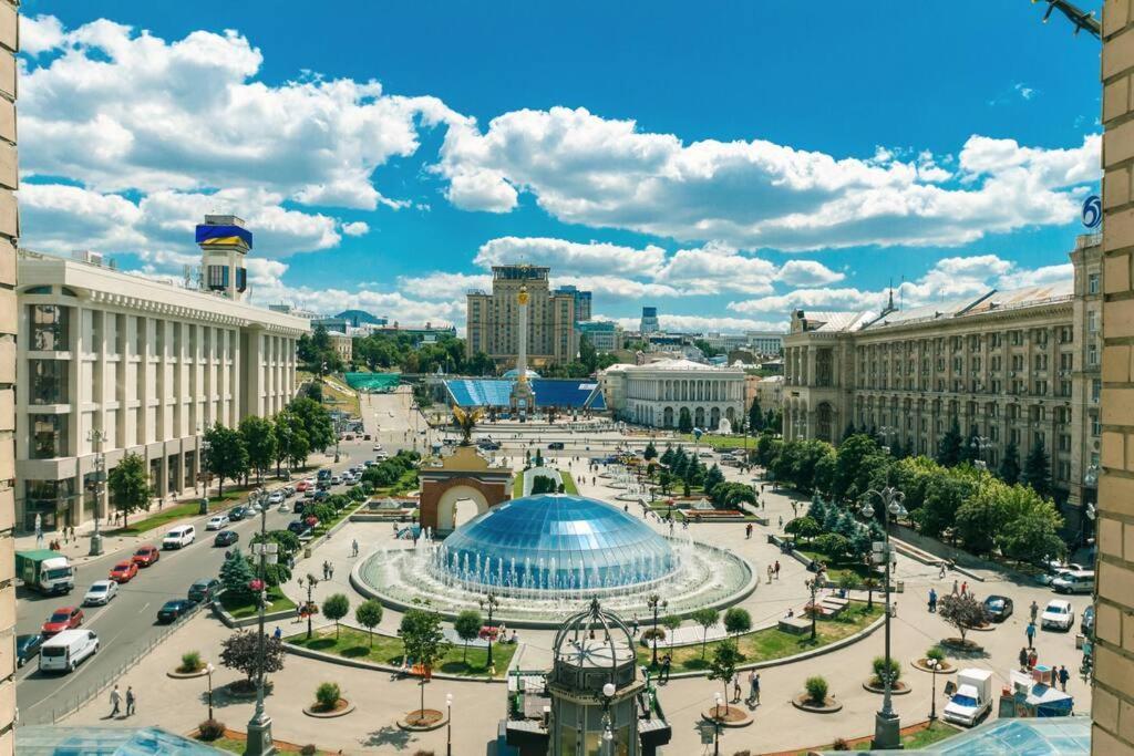 Apartment With View On Inpedendence Square Khreshchatyk Kiev Dış mekan fotoğraf