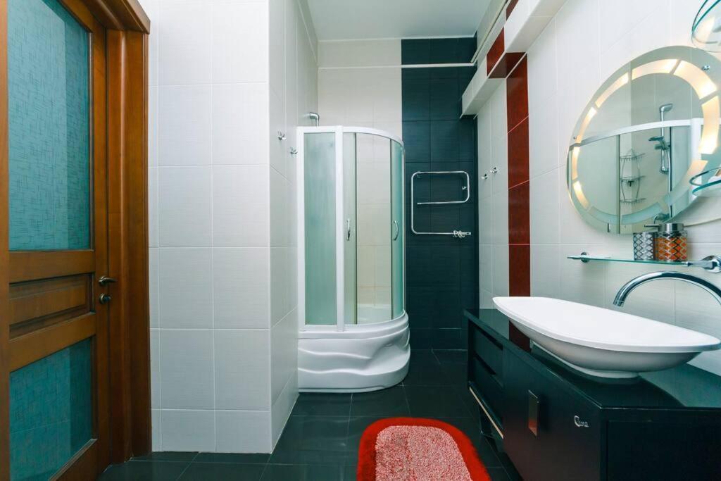 Apartment With View On Inpedendence Square Khreshchatyk Kiev Dış mekan fotoğraf