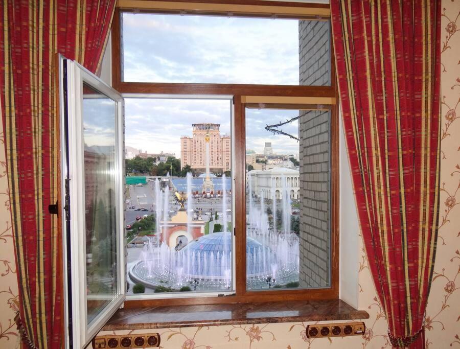 Apartment With View On Inpedendence Square Khreshchatyk Kiev Dış mekan fotoğraf